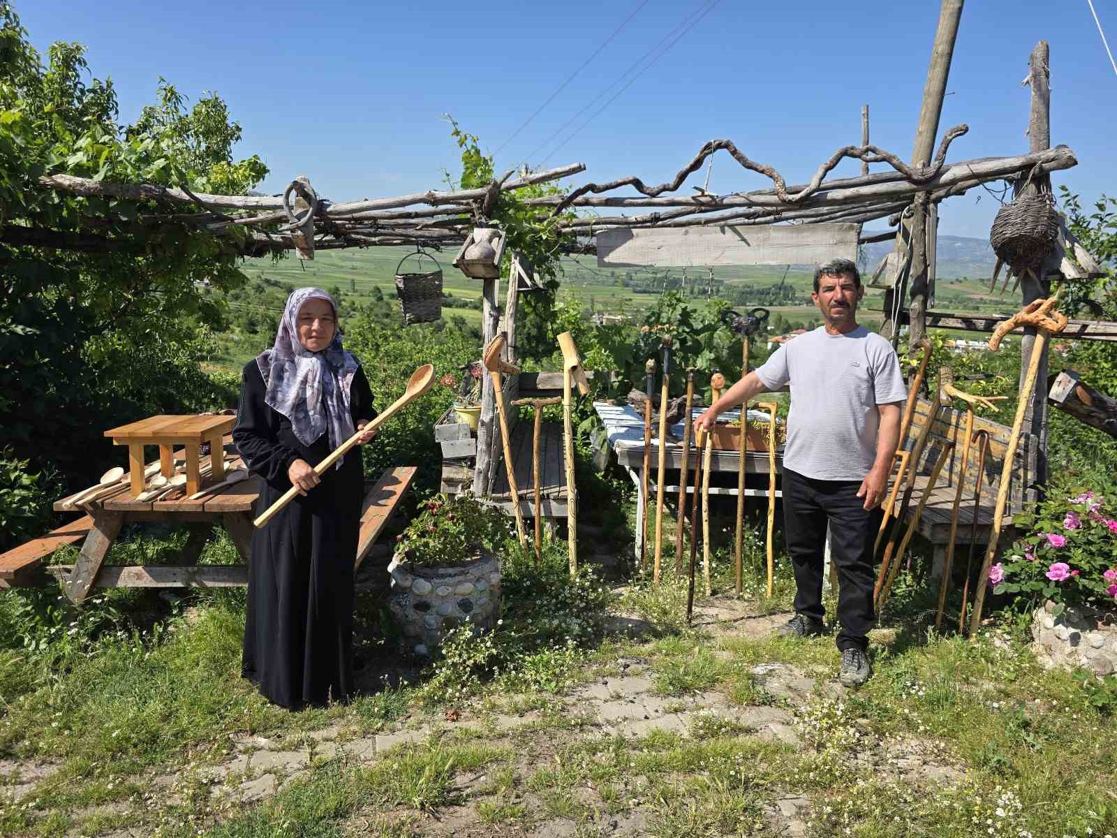 Ahşap oymacılığı sayesinde sigara ve kahvehane alışkanlığından kurtuldu