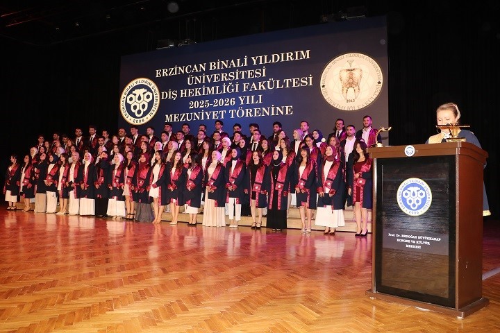 Erzincan’da 82 genç diş hekimi mezuniyet coşkusu yaşadı
