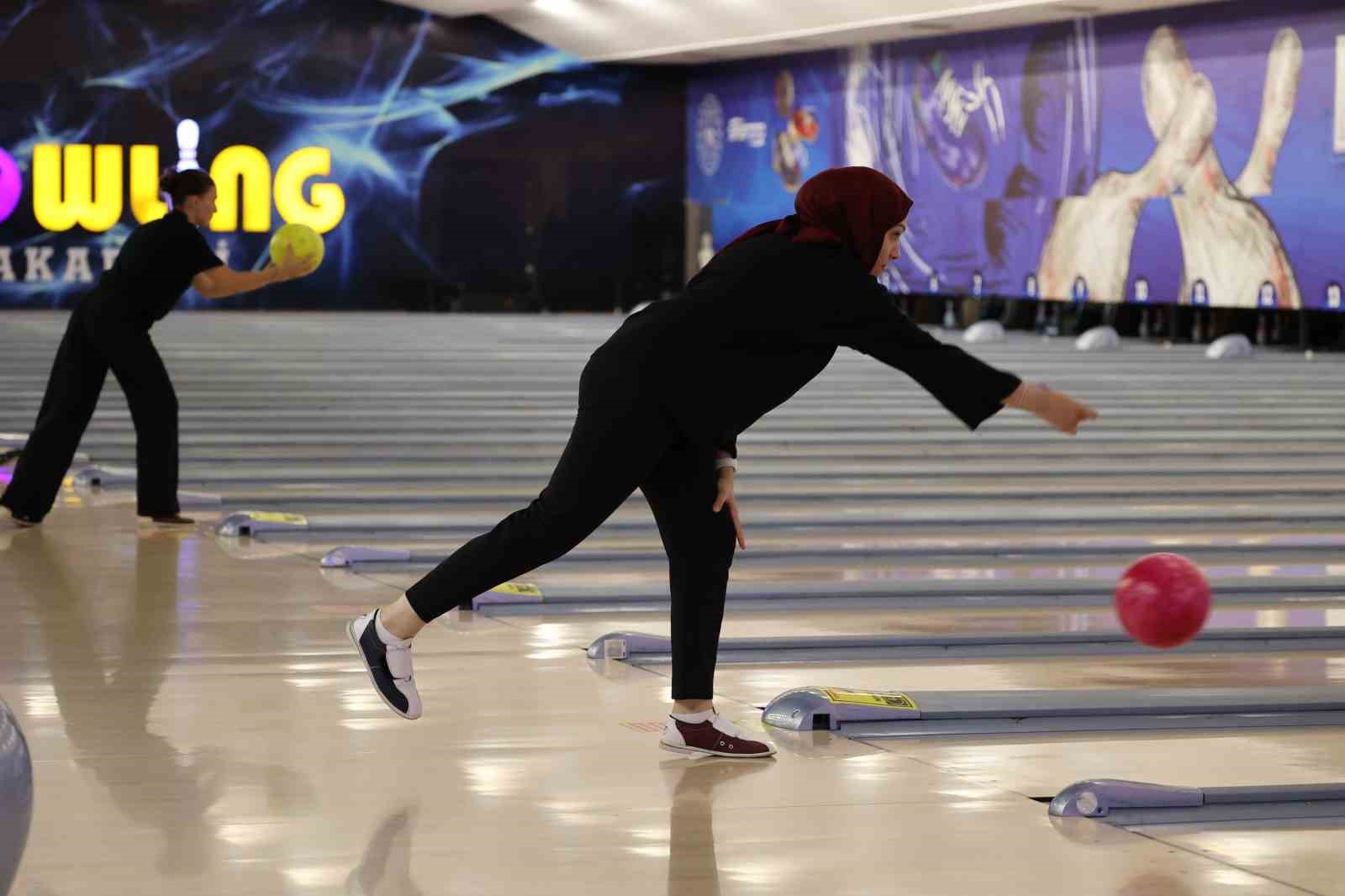 Ünilig Bowling Türkiye Şampiyonasında birinciler ödüllerini aldı