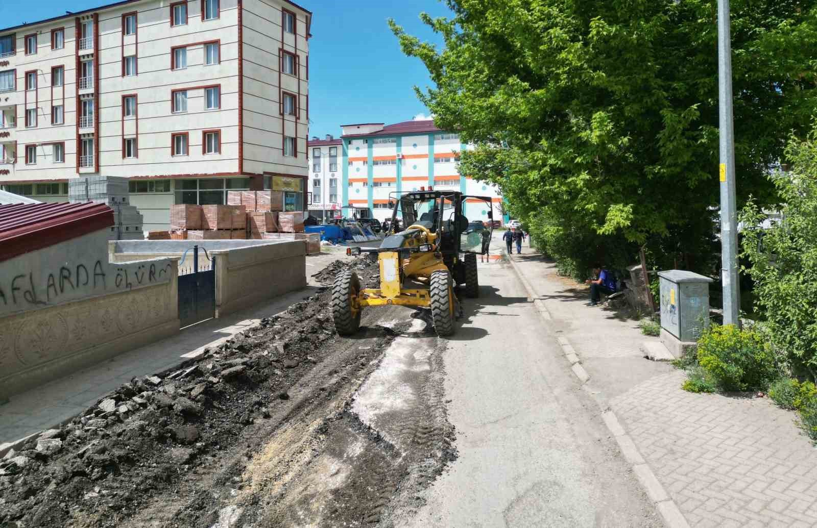 Aziziye’de asfalt seferberliği başladı