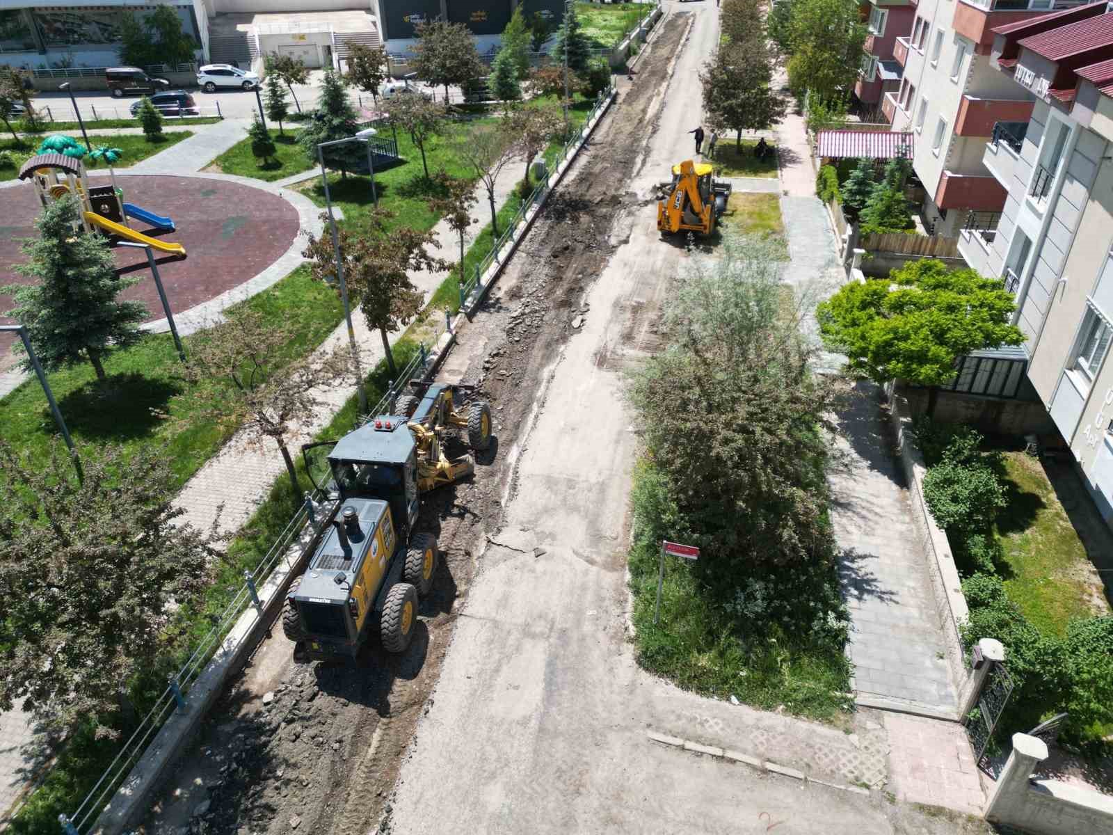 Aziziye’de asfalt seferberliği başladı