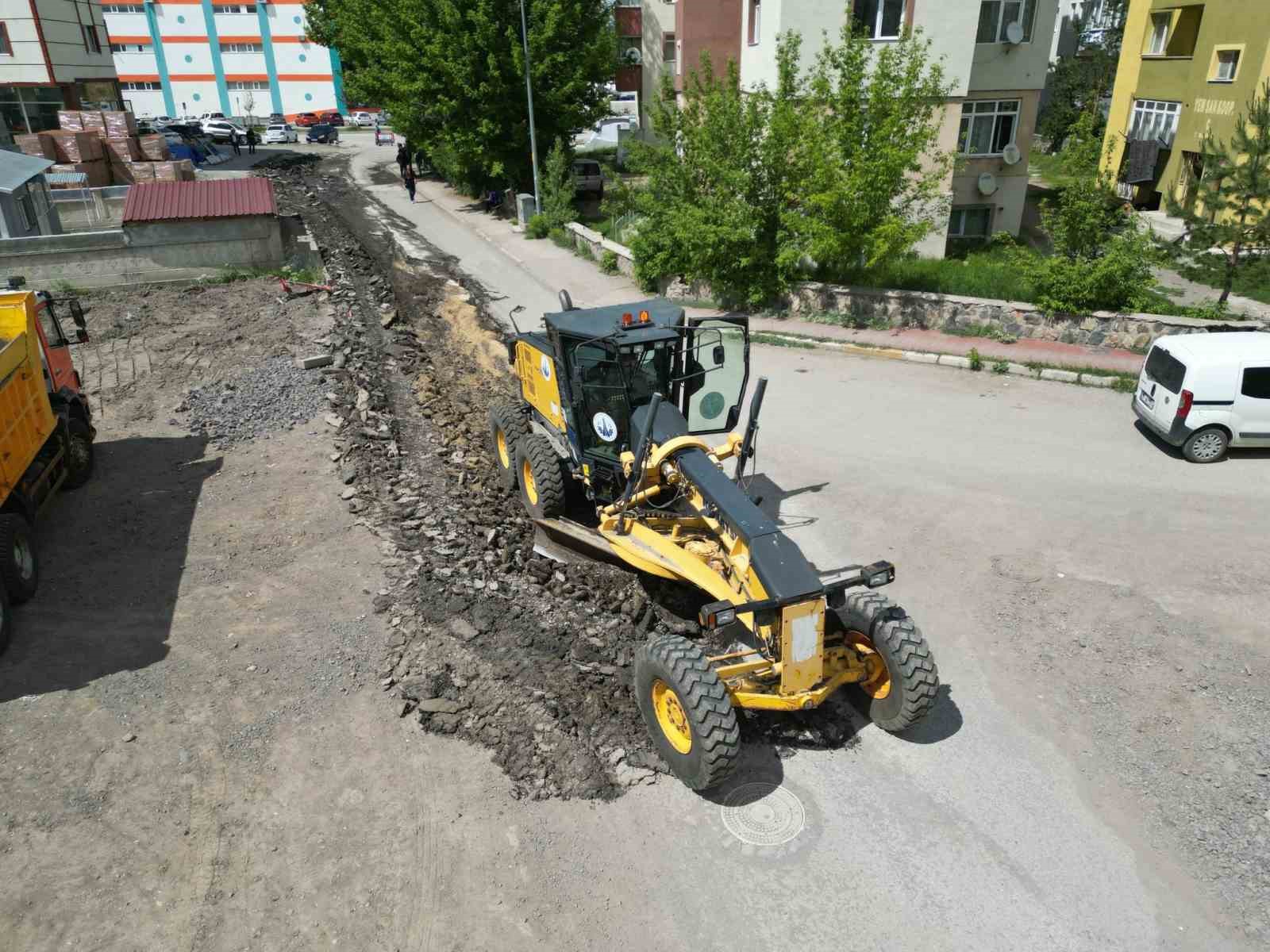 Aziziye’de asfalt seferberliği başladı