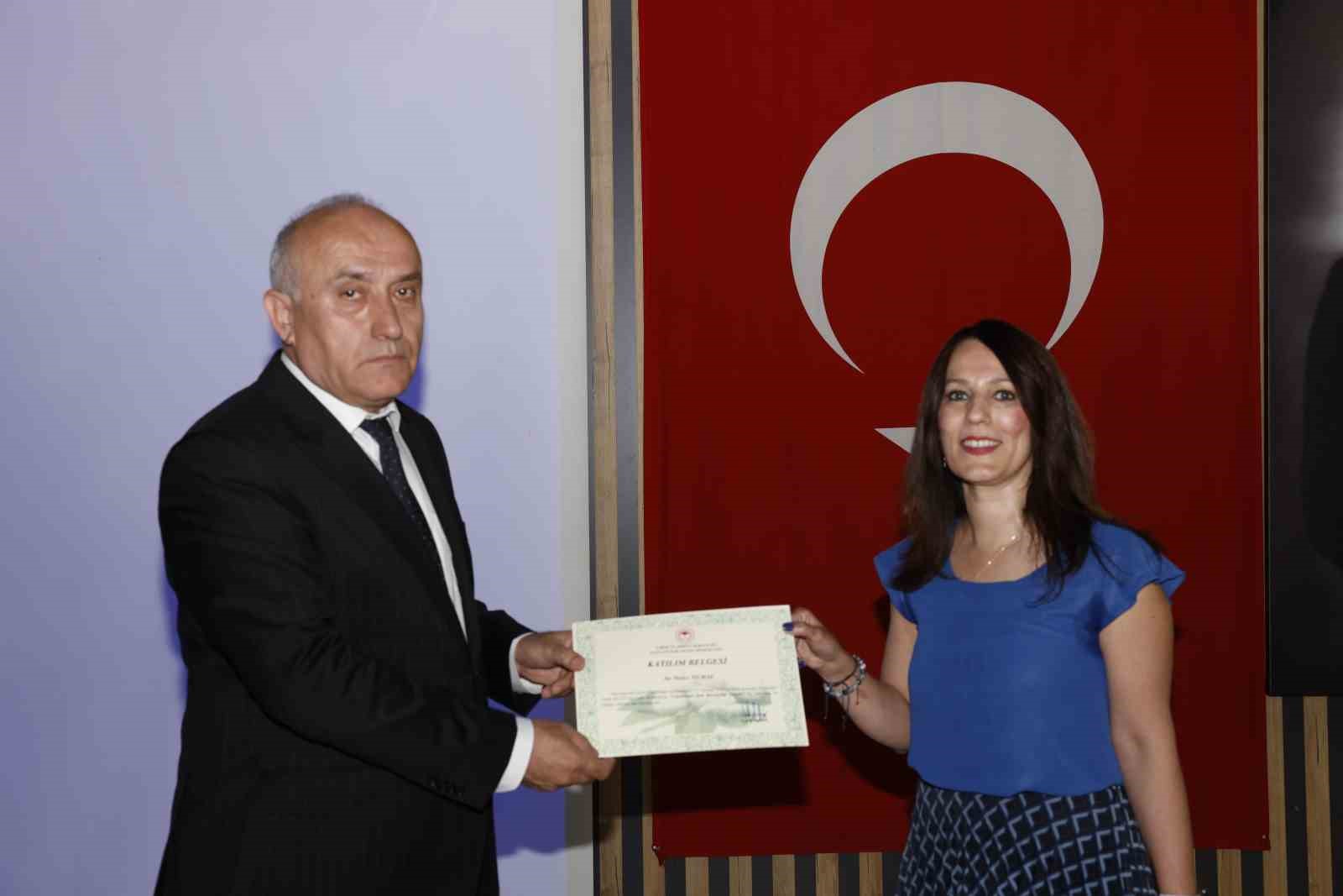 Diyarbakır’da uygulamalı ipek böcekçiliği eğitimi sertifika taktim töreni düzenlendi