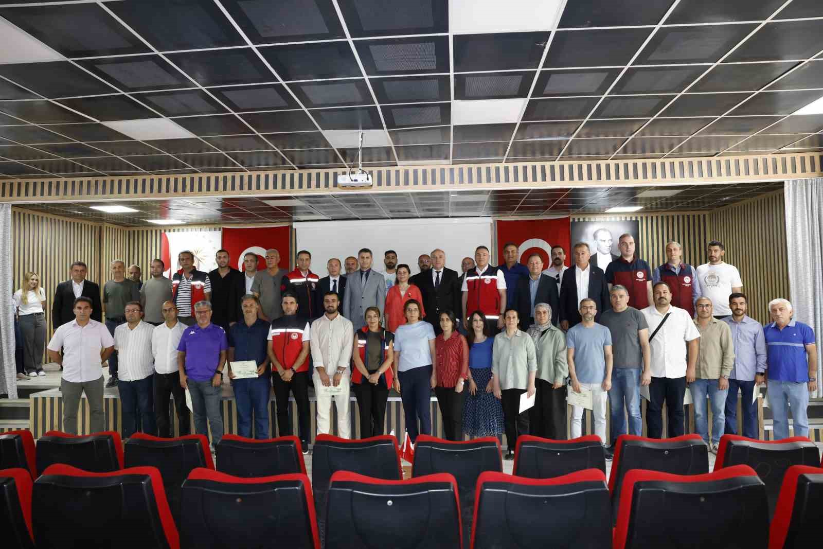 Diyarbakır’da uygulamalı ipek böcekçiliği eğitimi sertifika taktim töreni düzenlendi