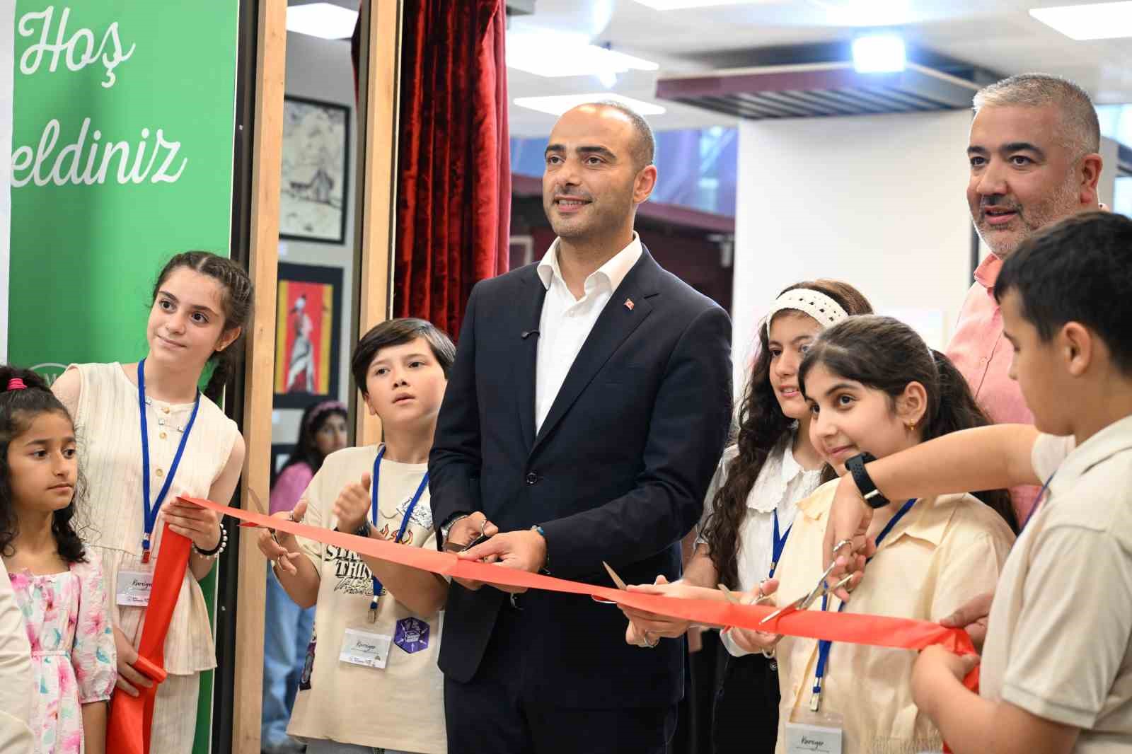 Gaziosmanpaşa’da Sanat Atölyeleri Resim Sergisi açıldı