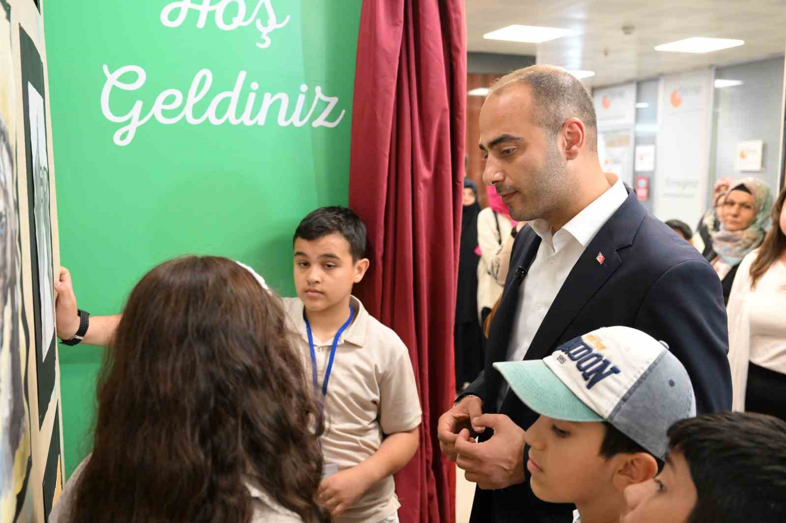 Gaziosmanpaşa’da Sanat Atölyeleri Resim Sergisi açıldı