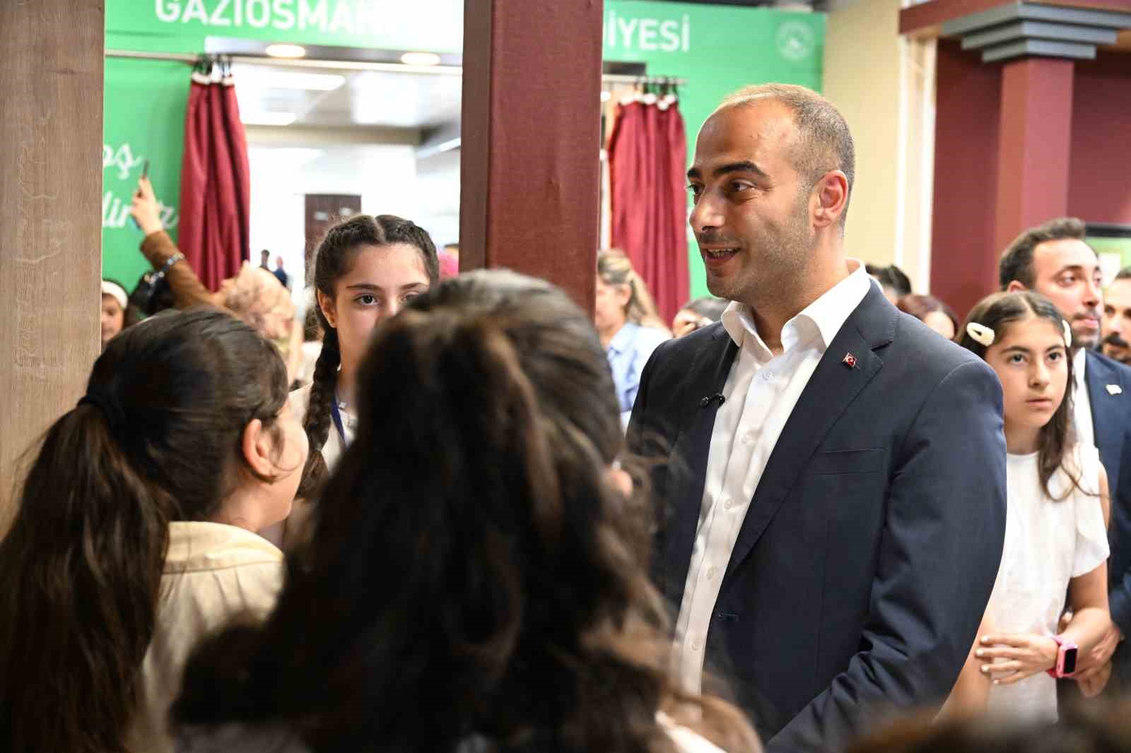 Gaziosmanpaşa’da Sanat Atölyeleri Resim Sergisi açıldı