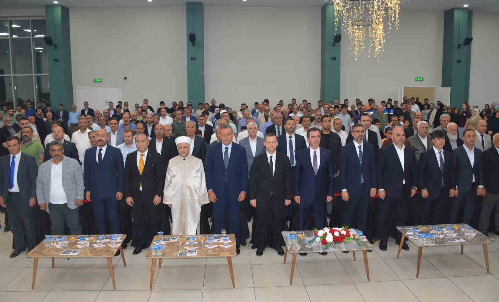 Tatvan’da görkemli hafızlık icazet merasimi: 56 hafız belgelerini aldı
