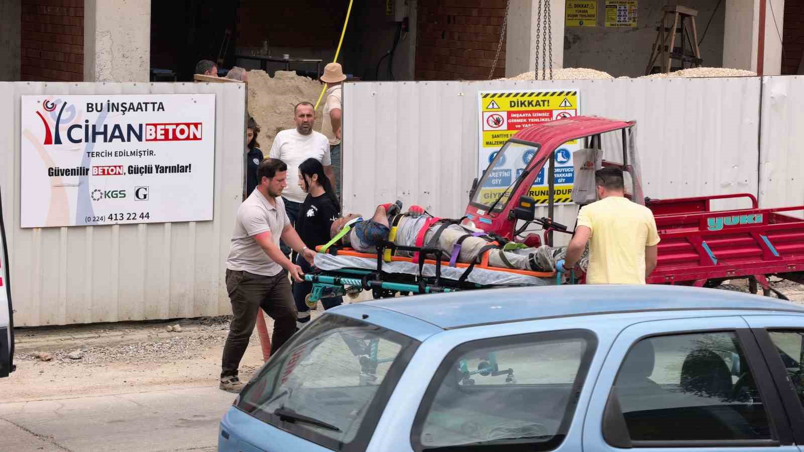 İnegöl’de nefes kesen kurtarma: Yaralı işçi vinçle zemine alındı