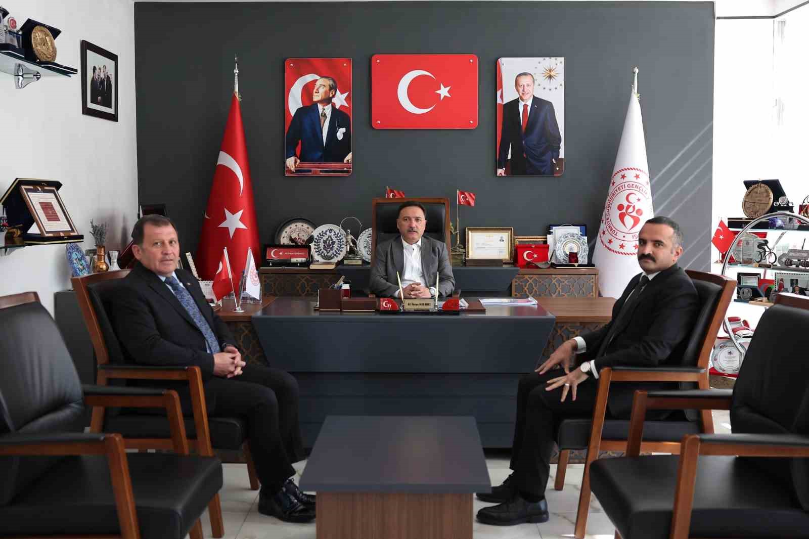 Vali Çiçek’ten Gençlik ve Spor İl Müdürlüğü’ne ziyaret