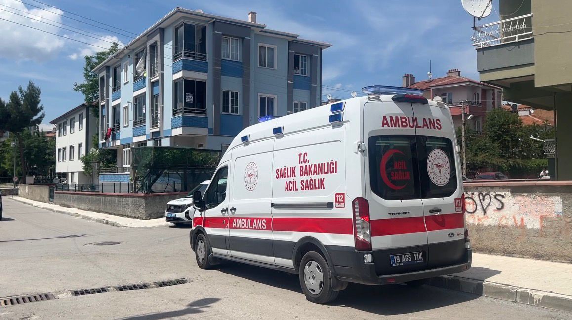 Çorum’da genç kadın tartıştığı anne ve babasını bıçakla rehin aldı