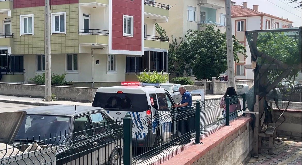 Çorum’da genç kadın tartıştığı anne ve babasını bıçakla rehin aldı