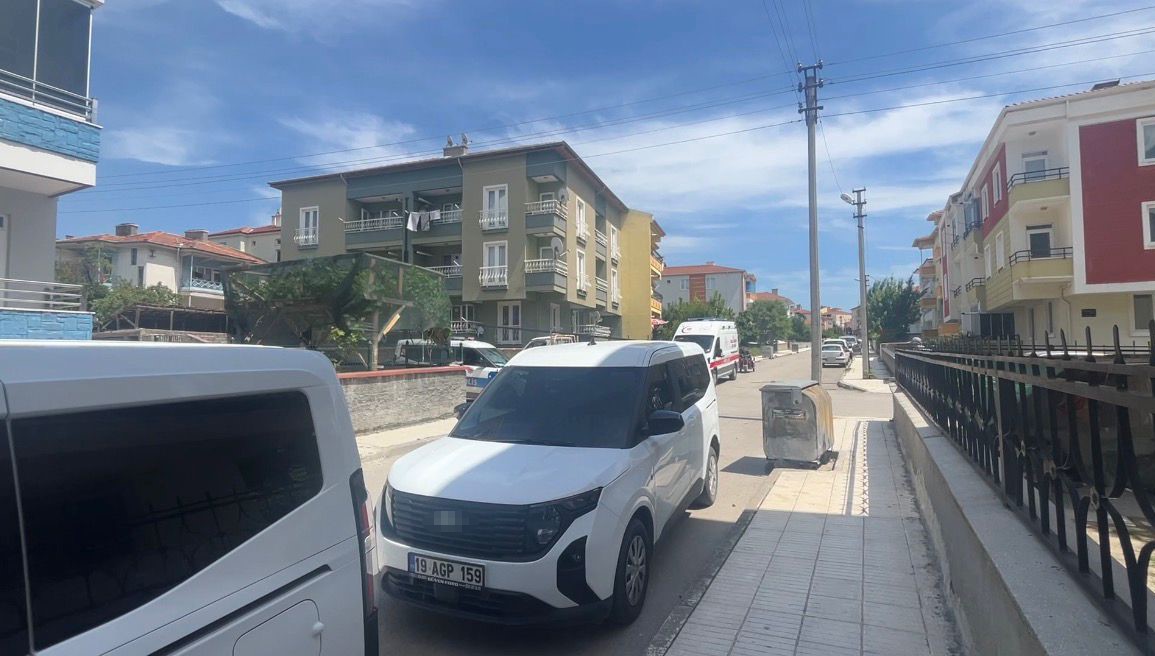 Çorum’da genç kadın tartıştığı anne ve babasını bıçakla rehin aldı