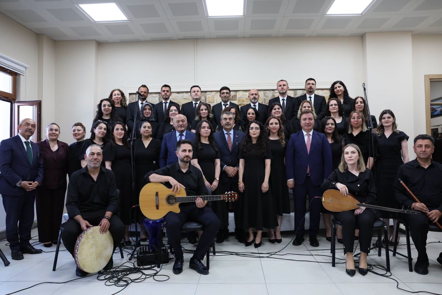 Bakan Tekin: "Derdimiz milletimizin birliği ve kardeşliğidir"