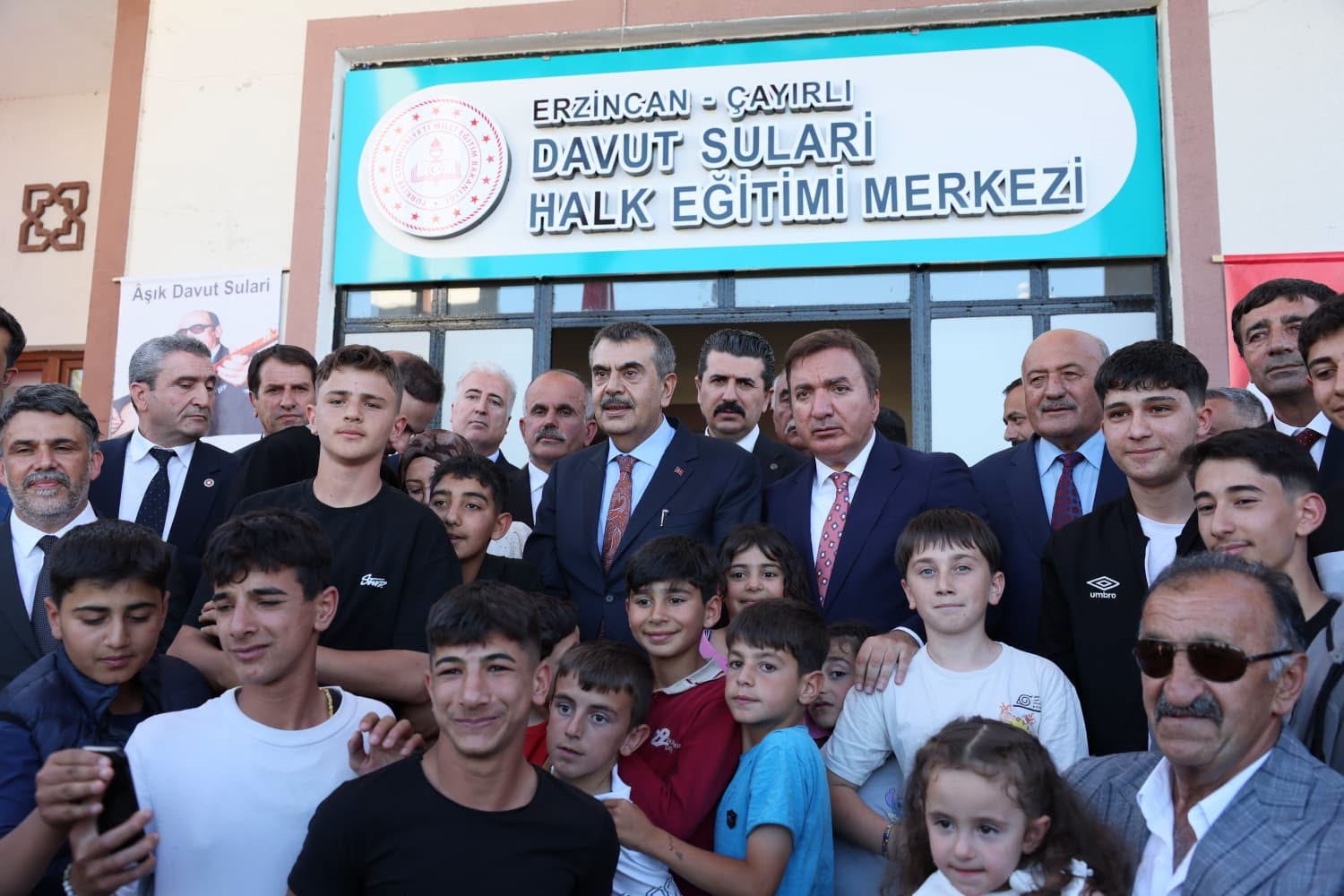 Bakan Tekin: "Derdimiz milletimizin birliği ve kardeşliğidir"