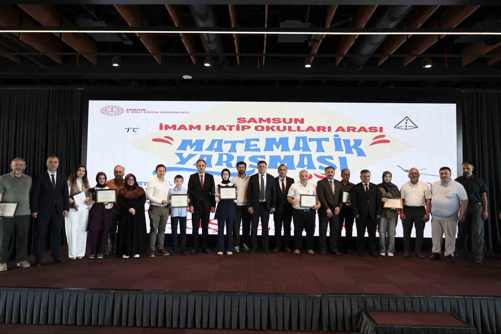 Matematikte dereceye giren imam hatipliler ödüllerini aldı