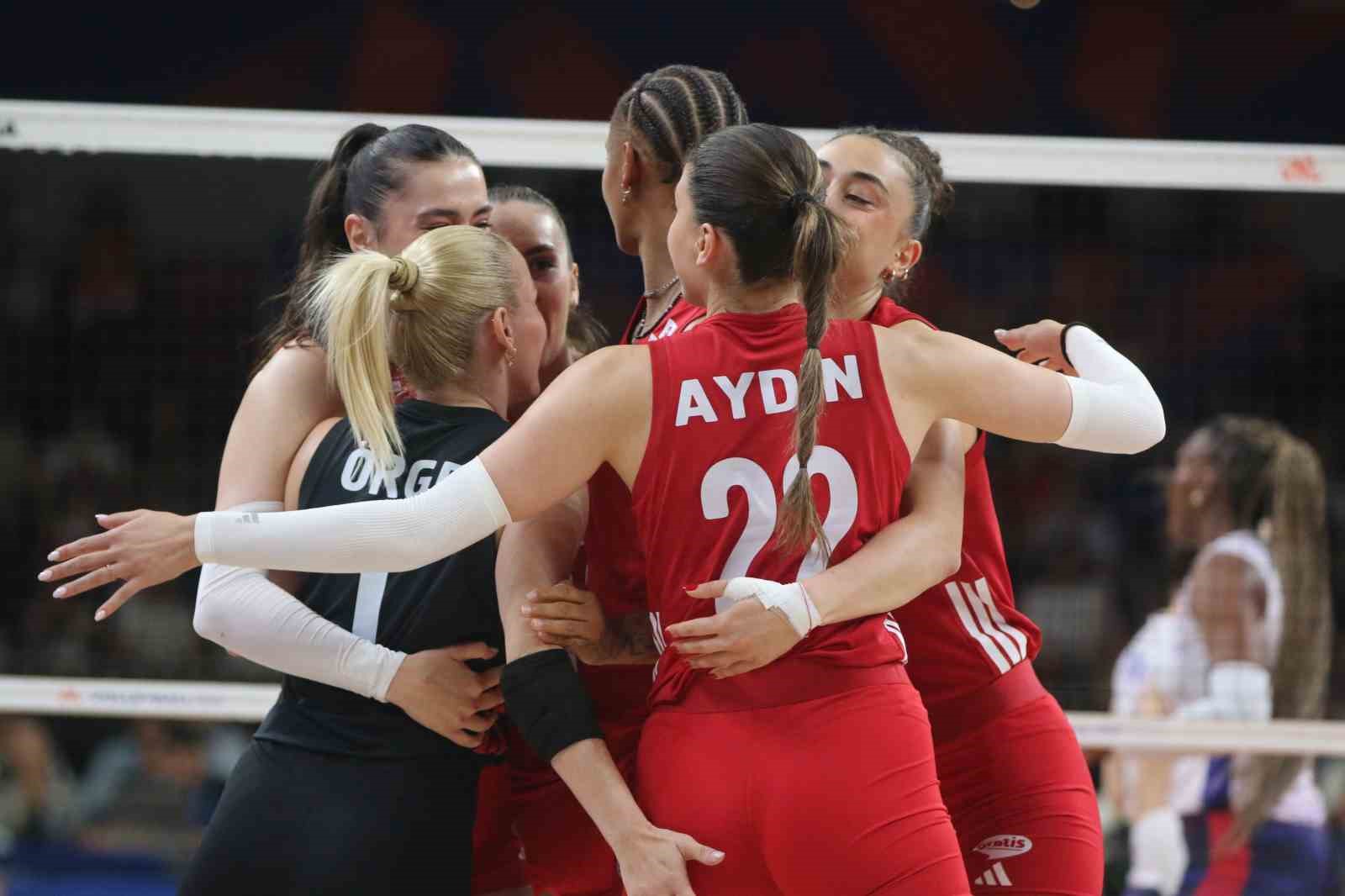 A Milli Kadın Voleybol Takımı, Fransa’yı 3-0 mağlup etti