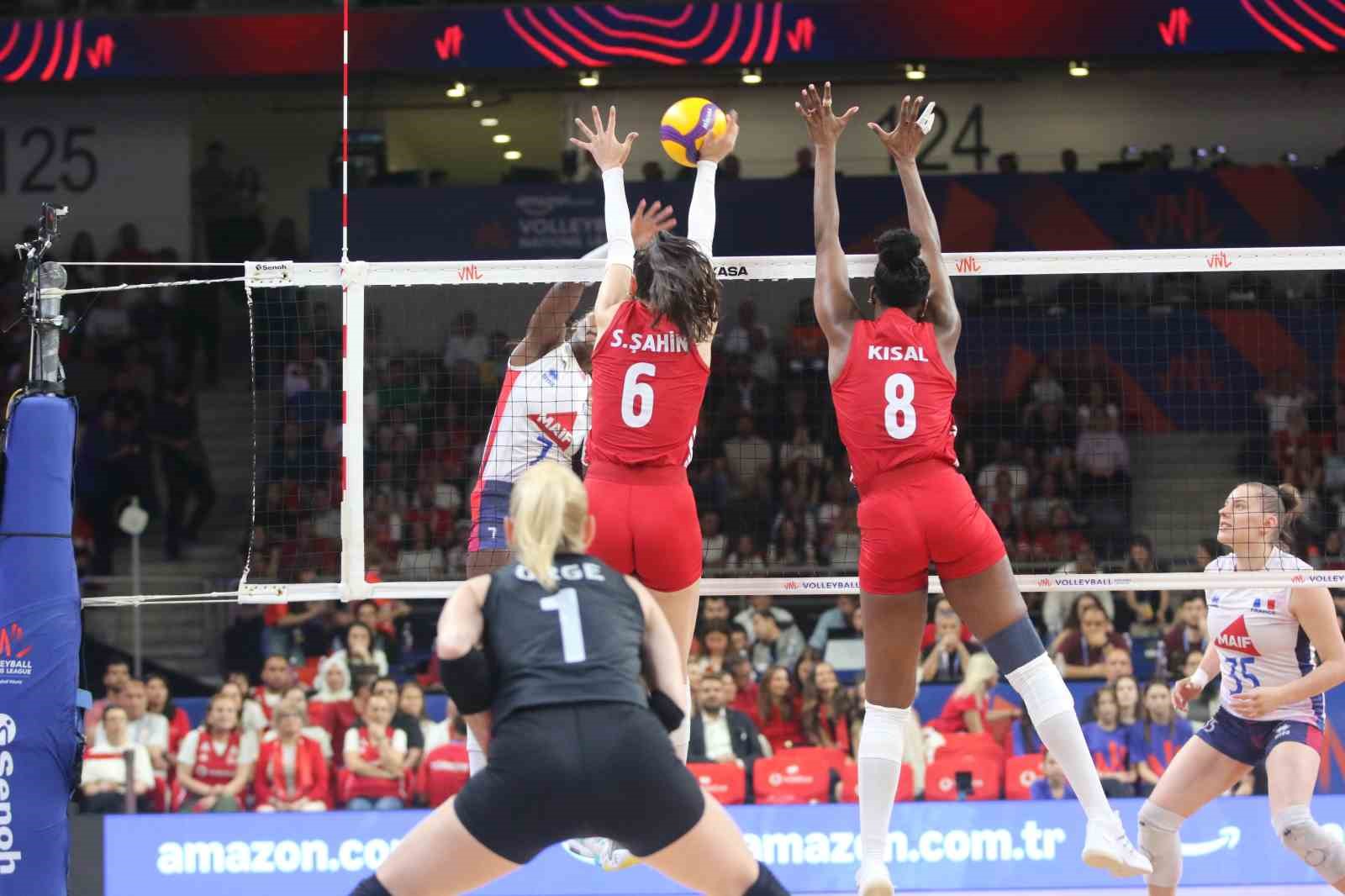 A Milli Kadın Voleybol Takımı, Fransa’yı 3-0 mağlup etti