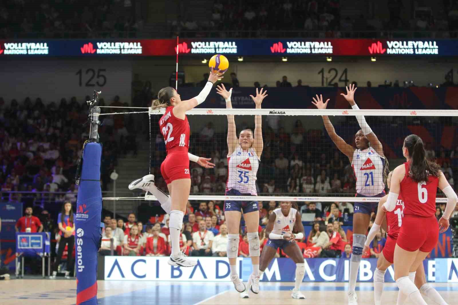 A Milli Kadın Voleybol Takımı, Fransa’yı 3-0 mağlup etti