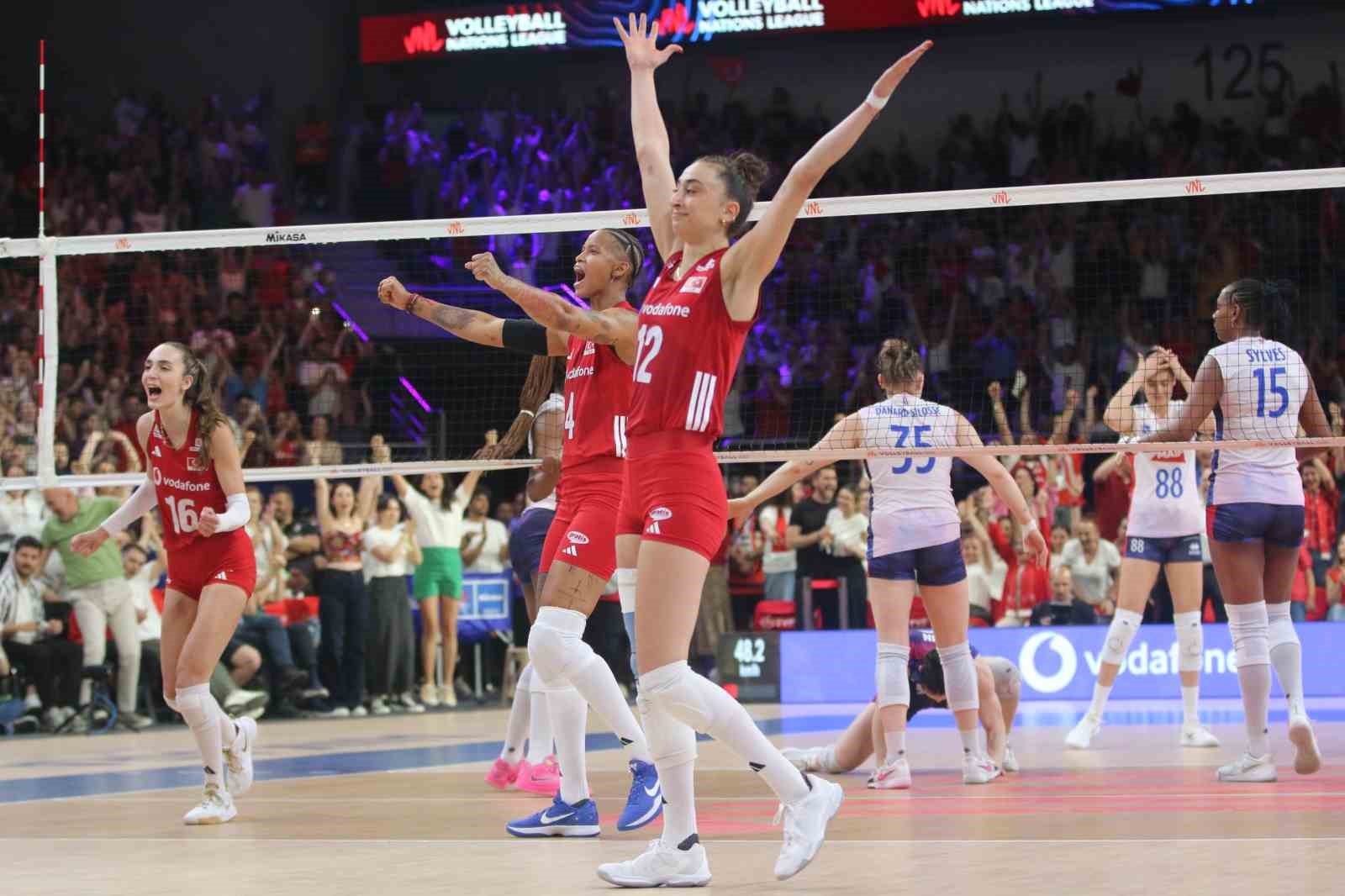 A Milli Kadın Voleybol Takımı, Fransa’yı 3-0 mağlup etti