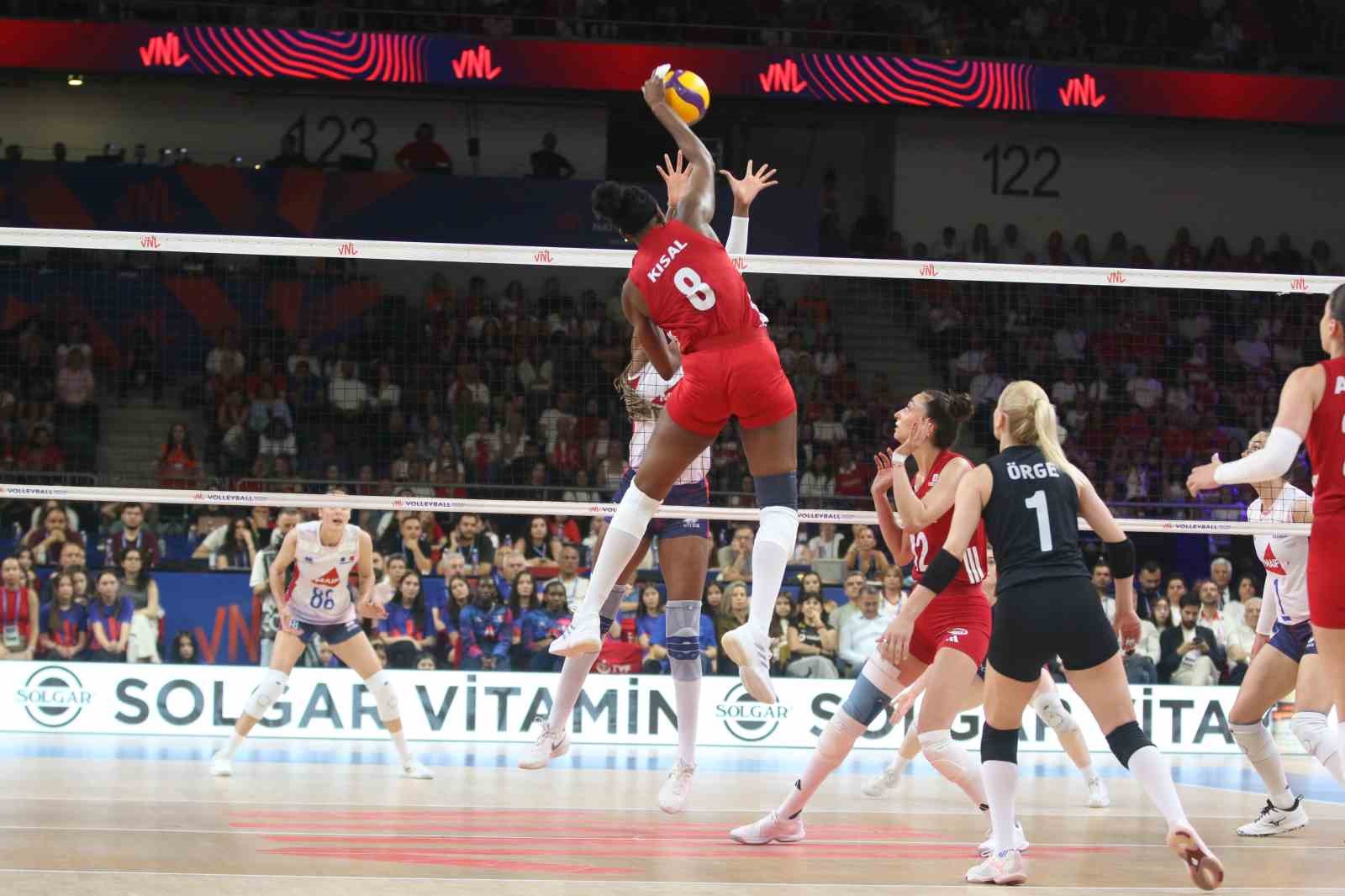 A Milli Kadın Voleybol Takımı, Fransa’yı 3-0 mağlup etti