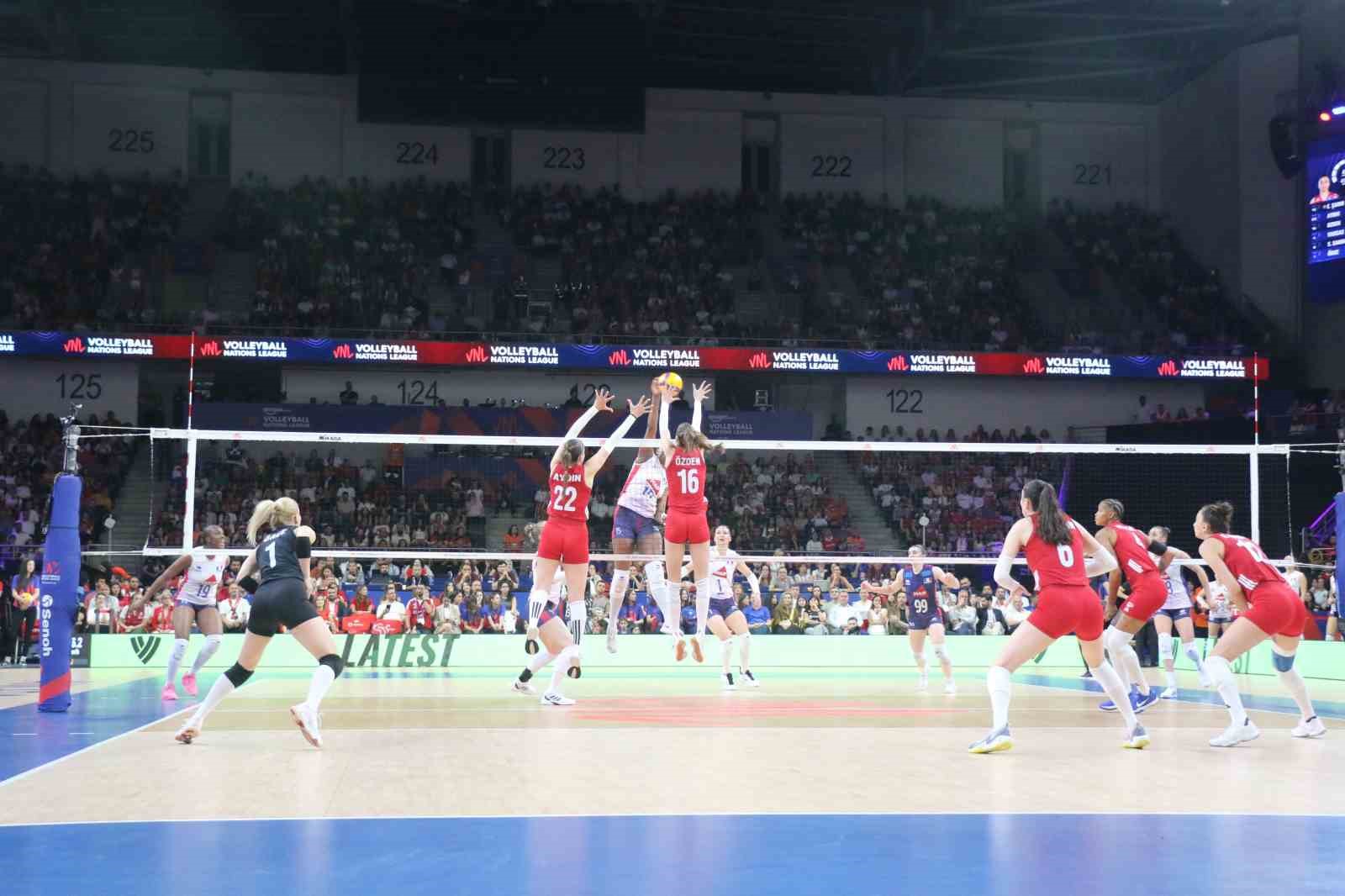 A Milli Kadın Voleybol Takımı, Fransa’yı 3-0 mağlup etti