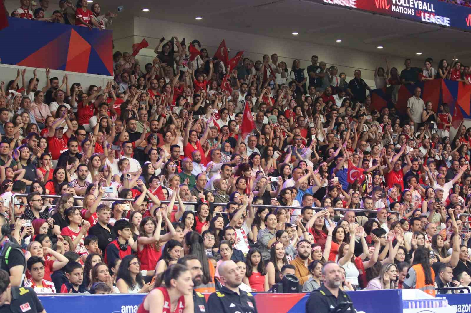 A Milli Kadın Voleybol Takımı, Fransa’yı 3-0 mağlup etti