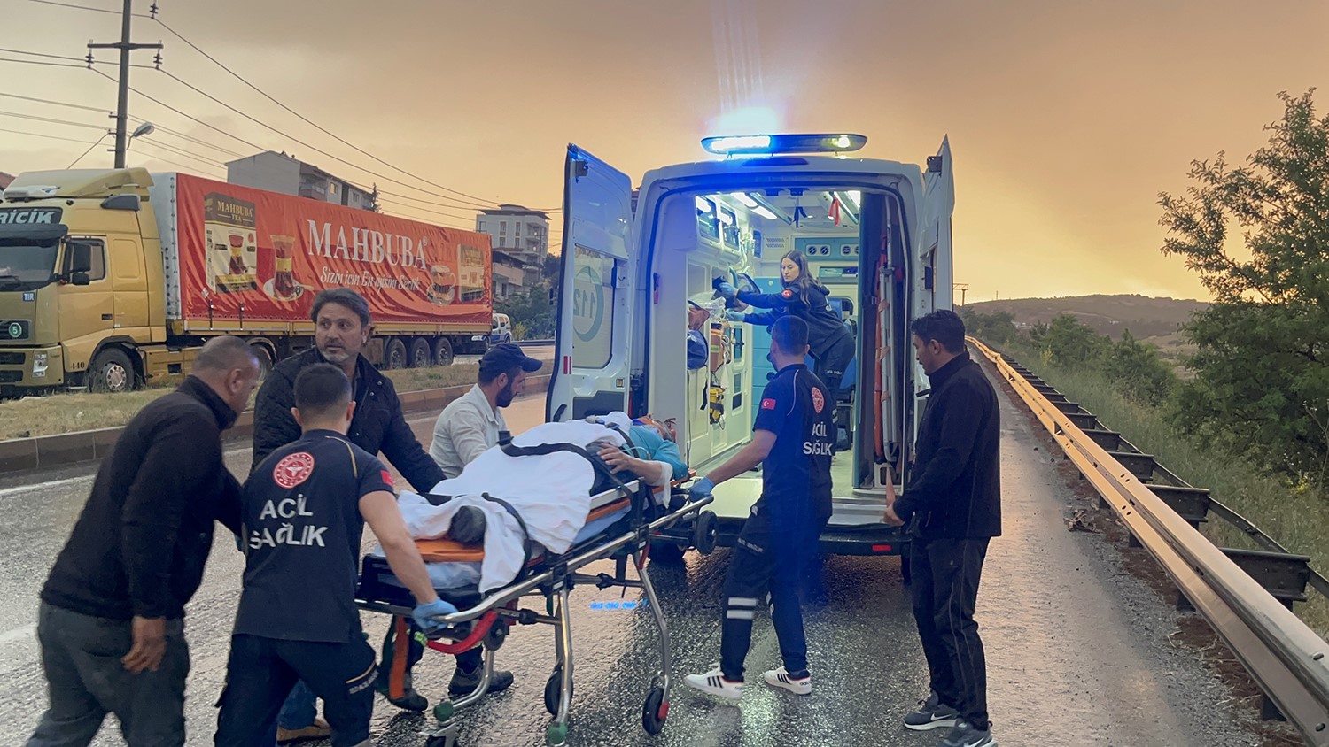 Kula’da zincirleme kaza; 2 ölü, 4 yaralı