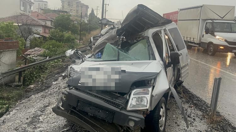 Kula’da zincirleme kaza; 2 ölü, 4 yaralı