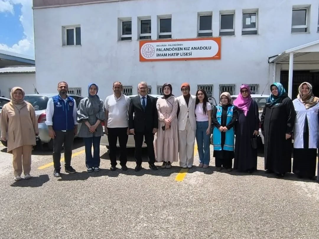 Öğrenciler istedi, okul mescidi yenilendi