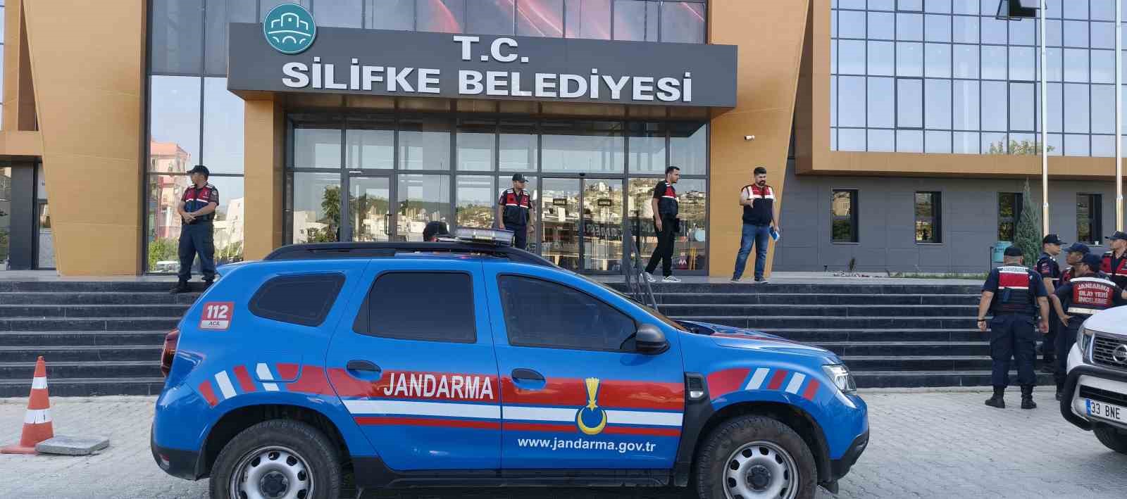 Mersin’in Silifke Belediyesi’ne operasyon: Başkan dahil çok sayıda isme gözaltı