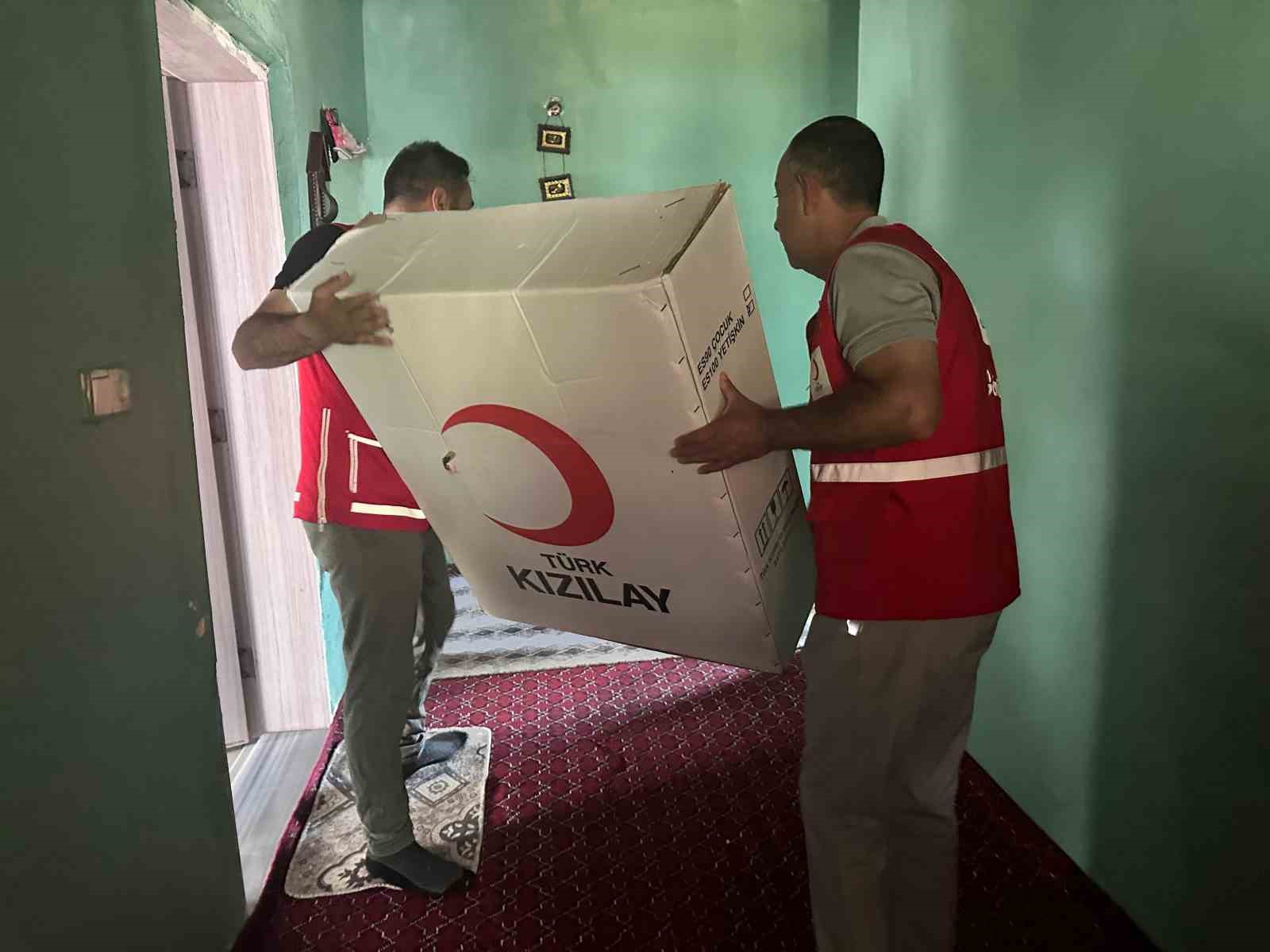Kızılay’dan özel bireylere tekerlekli sandalye desteği