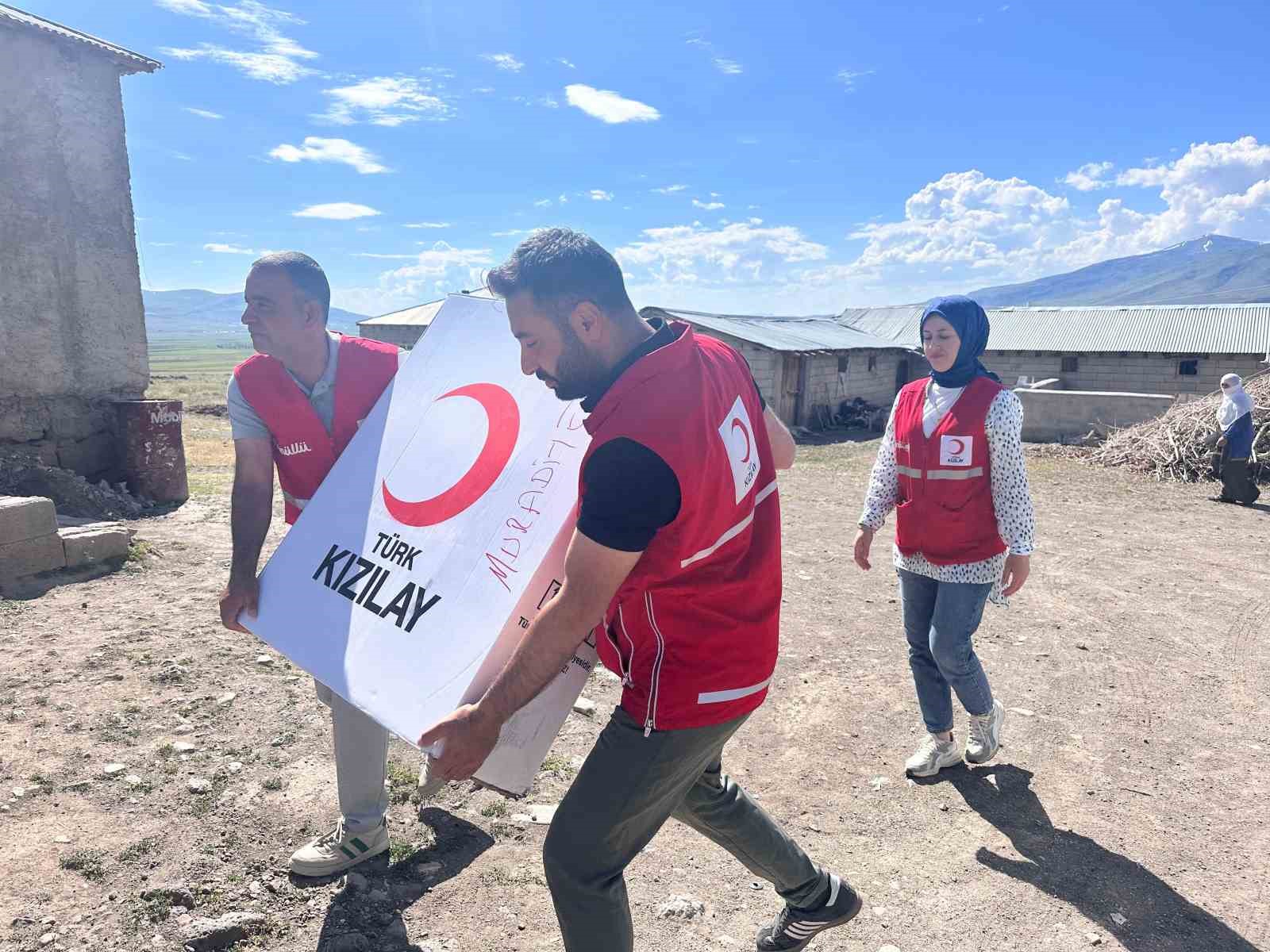 Kızılay’dan özel bireylere tekerlekli sandalye desteği