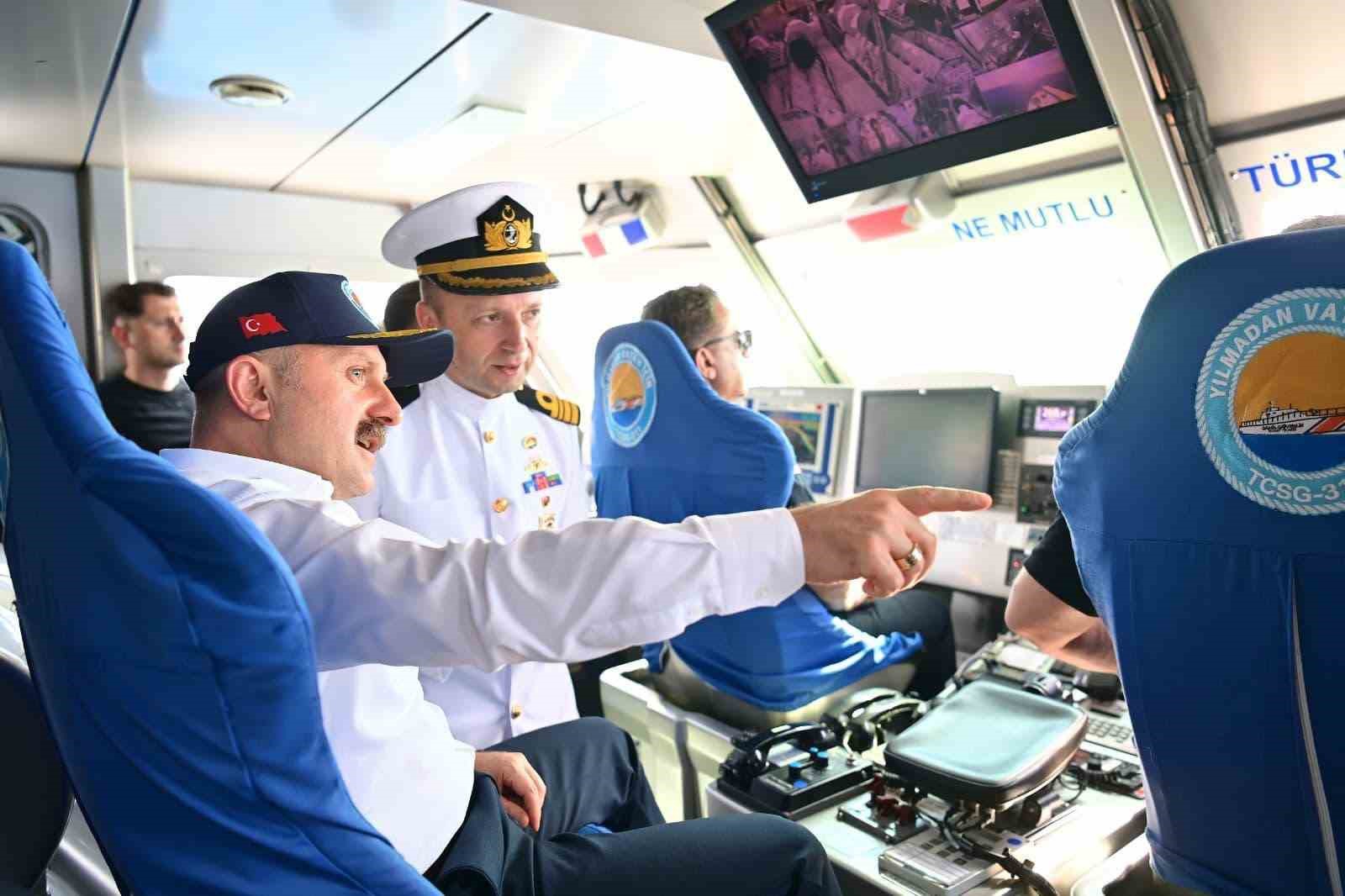 Vali Varol, Kuşadası’nda deniz güvenliği faaliyetlerini inceledi