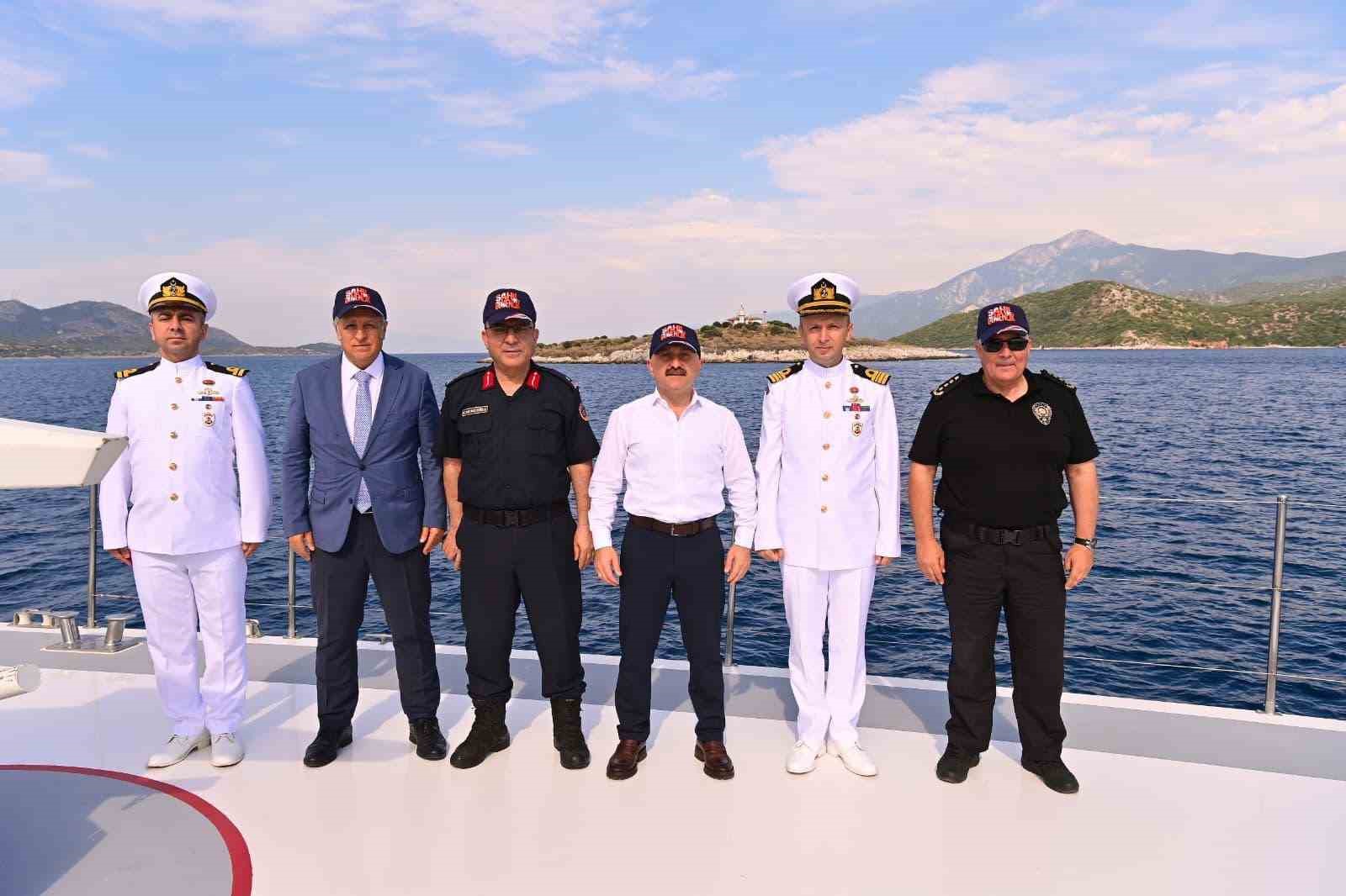 Vali Varol, Kuşadası’nda deniz güvenliği faaliyetlerini inceledi