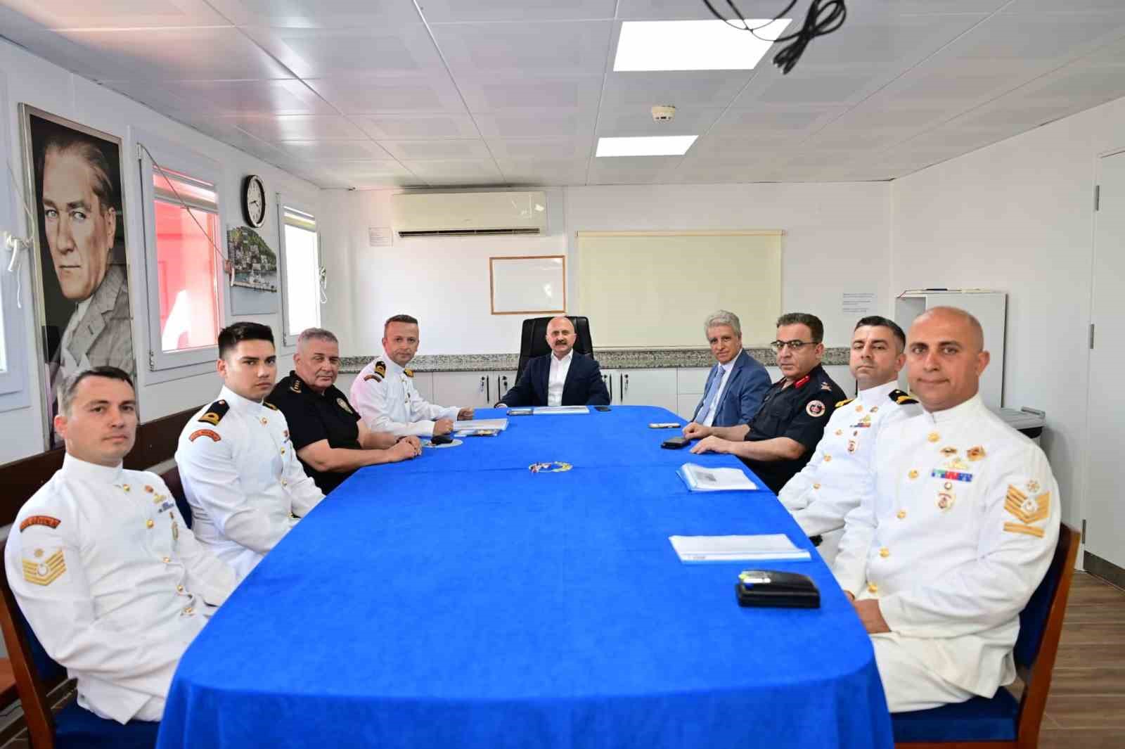 Vali Varol, Kuşadası’nda deniz güvenliği faaliyetlerini inceledi