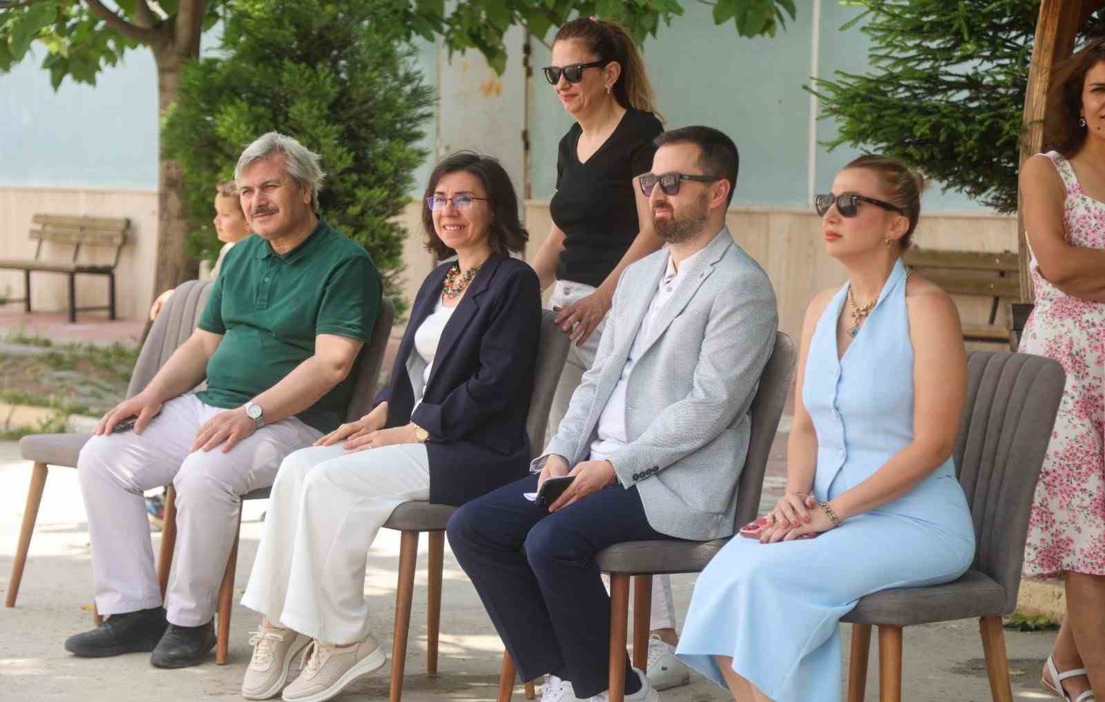 Uşak Belediye Başkan Vekili Özkan öğrencilerle bir araya geldi