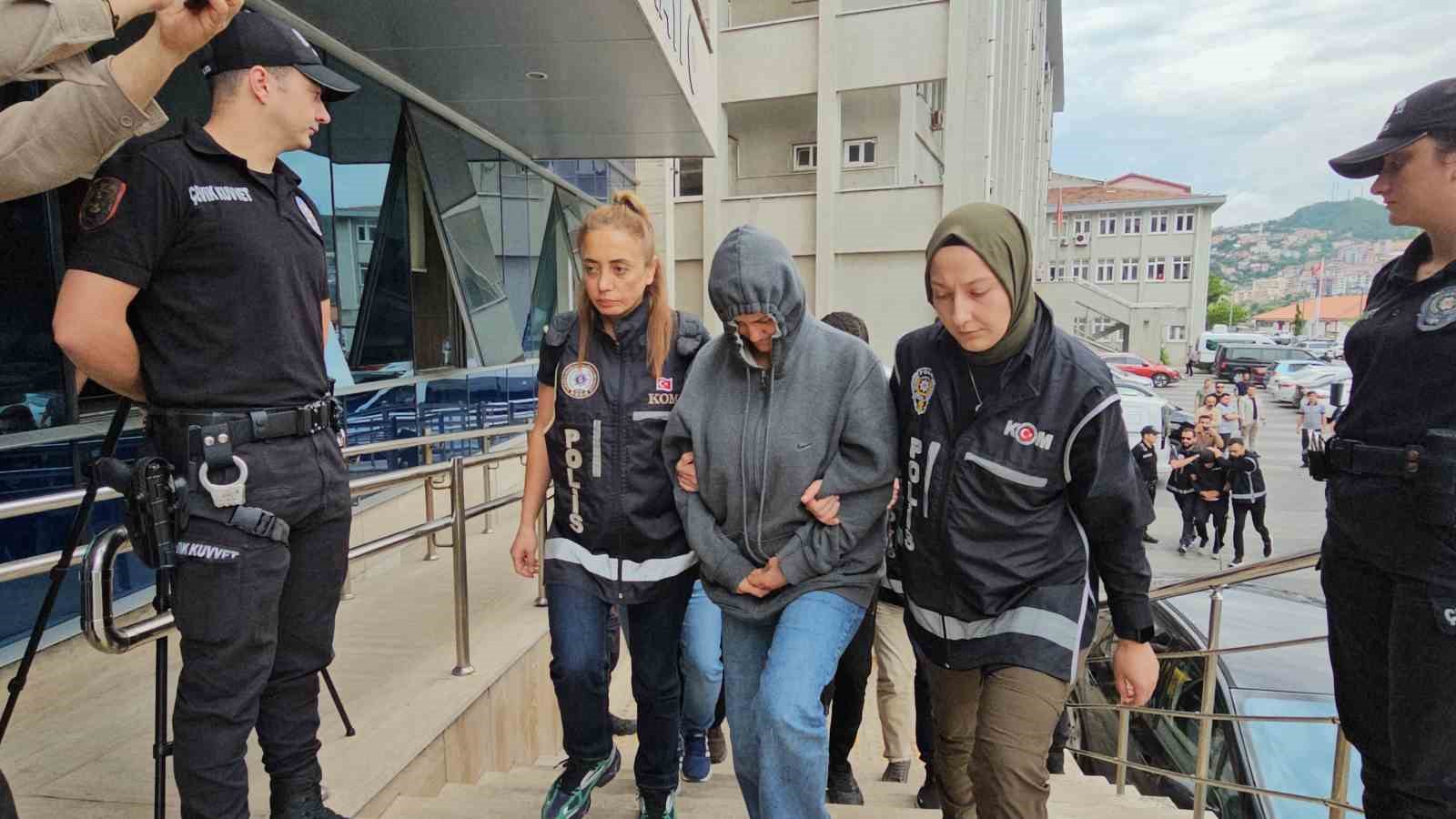 Zonguldak merkezli rüşvet ve yasa dışı kürtaj operasyonunda 11 şüpheli adliyede
