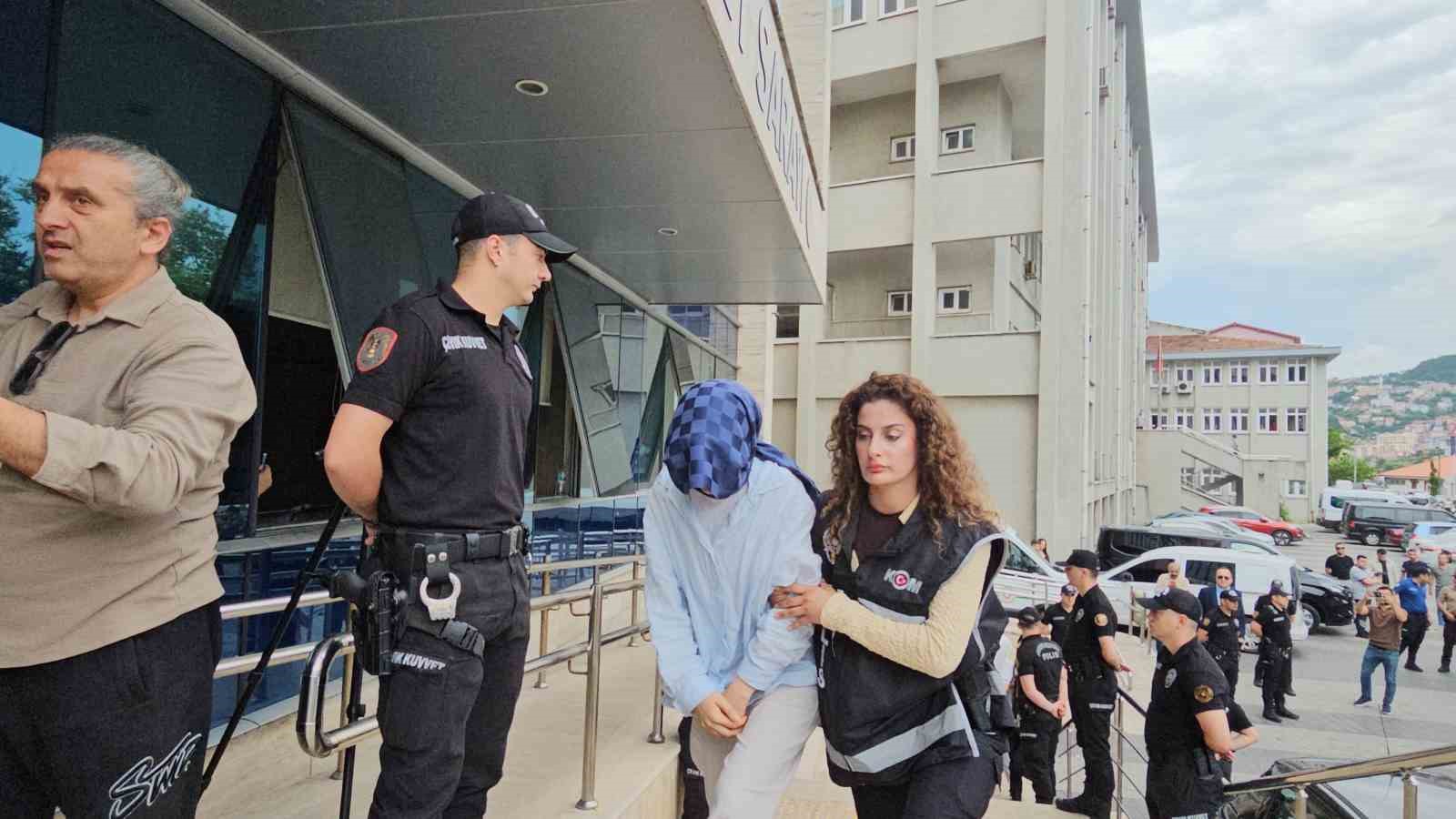 Zonguldak merkezli rüşvet ve yasa dışı kürtaj operasyonunda 11 şüpheli adliyede