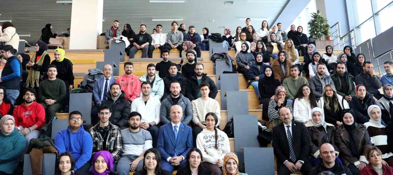 YÖK Başkanı Özvar: "Türkiye’nin yarınlarını inşa edecek siz gençlerimize güveniyoruz"