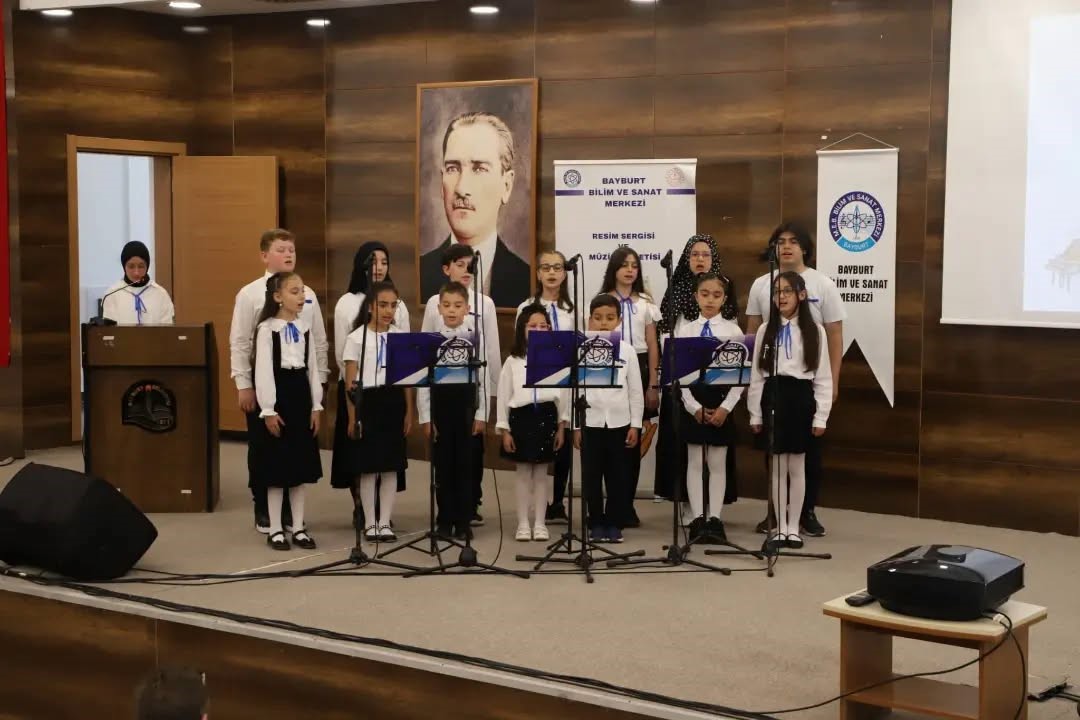 Bayburt BİLSEM öğrencilerinden yıl sonu sergisi
