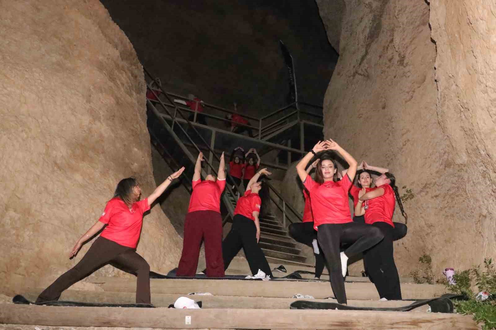 Cehennem Deresi Kanyonu’nda dünya yoga günü etkinliği