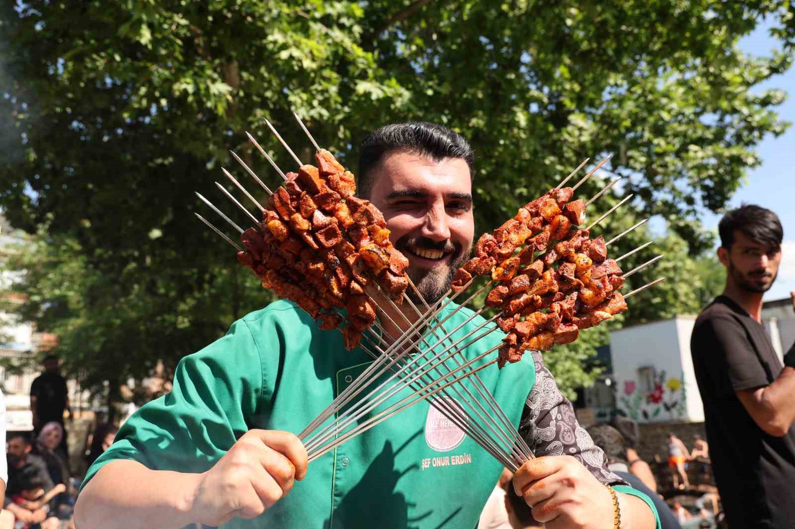 Havuzdan çıkan çocuklara ciğer sürprizi
