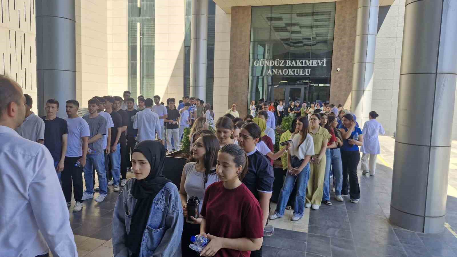 Gaziantep Büyükşehir’den sınava hazırlanan öğrencilere YKS tatbikatı
