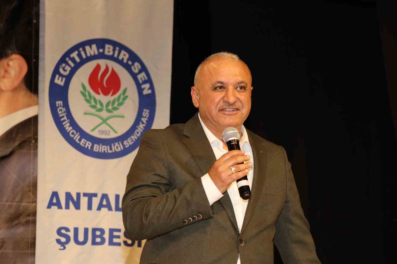 Eğitim-Bir-Sen Antalya Şube Başkanı Miran, YKS adaylarına başarılar diledi