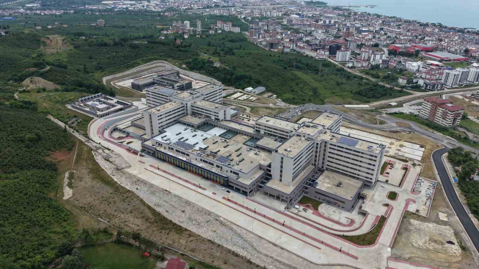 Bin 200 yataklı Ordu Şehir Hastanesi açılış için gün sayıyor