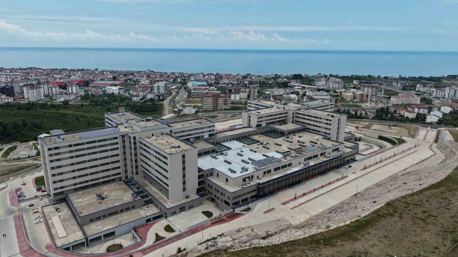 Bin 200 yataklı Ordu Şehir Hastanesi açılış için gün sayıyor