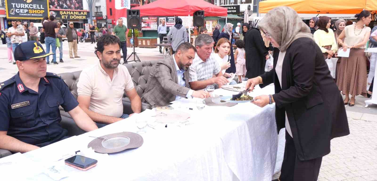 Hilal Evleri Yöresel Lezzetler ve El Emeği Ürünleri Sergisi kapılarını açtı