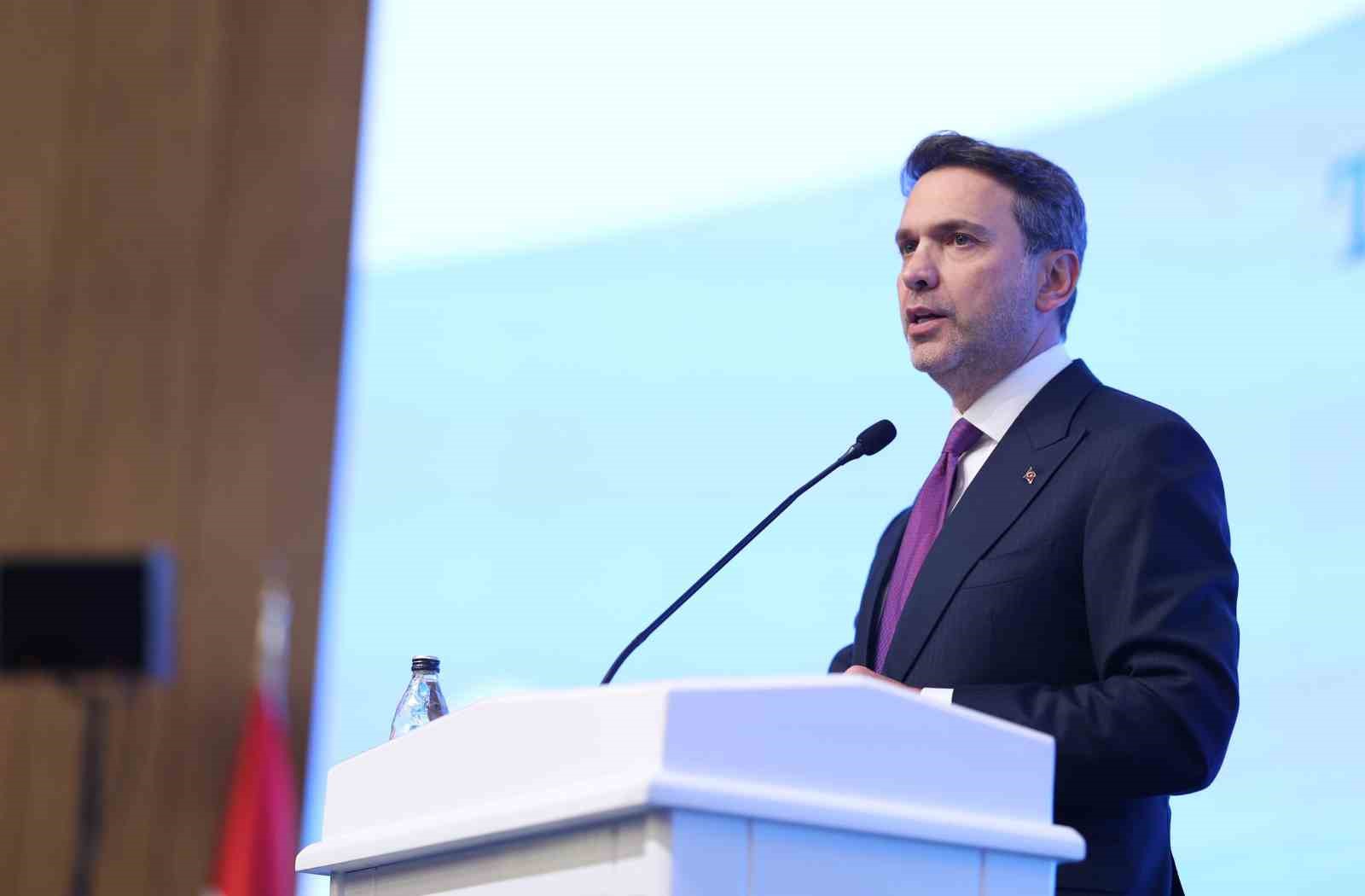 Bakan Bayraktar: "Bugün enerji güvenliğinden söz ederken kritik mineralleri ve nadir toprak elementlerini de konuşmak zorundayız"
