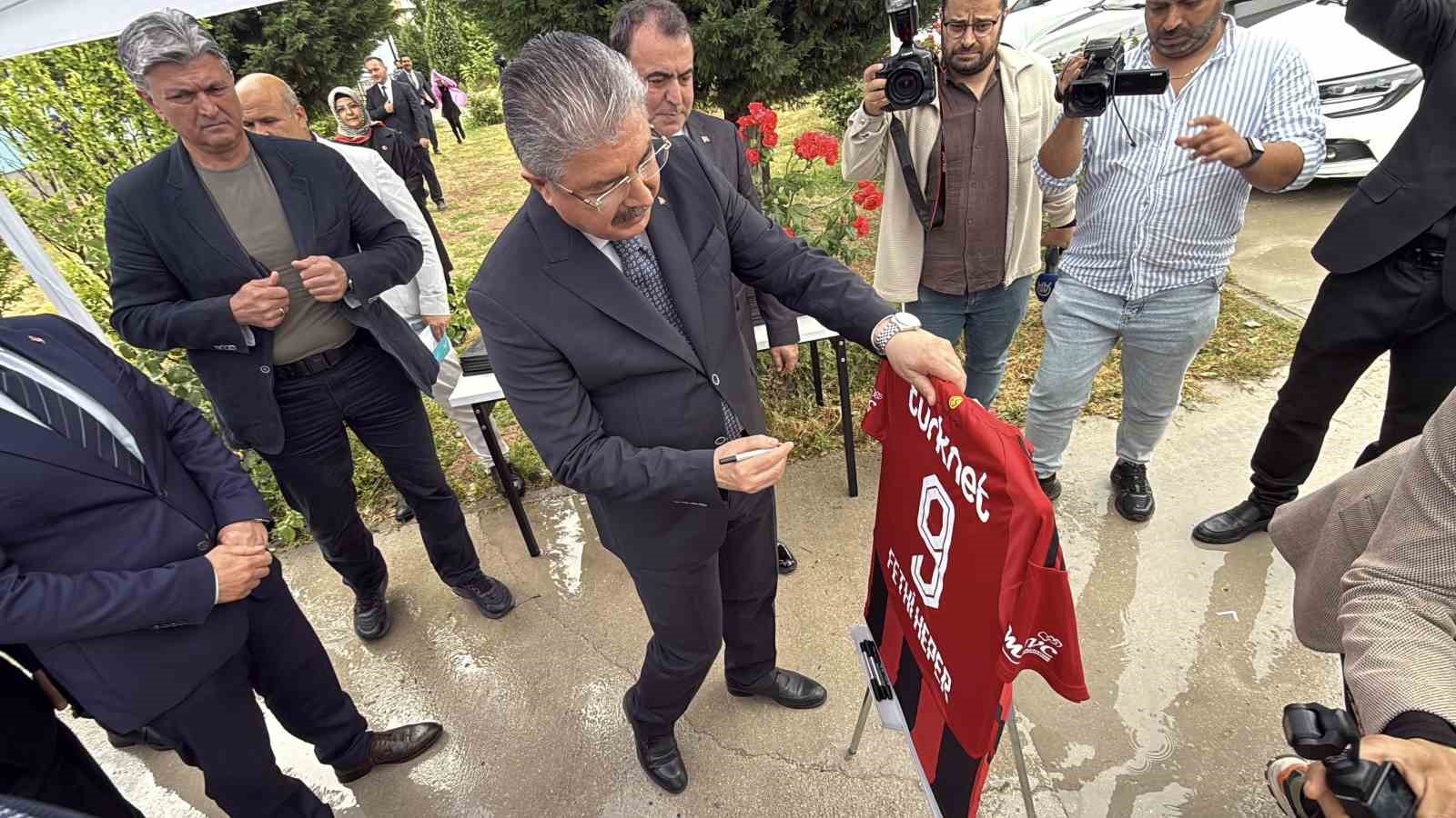 Eskişehir’de Fethi Heper Spor Ortaokulu düzenlenen törenle hizmete açıldı